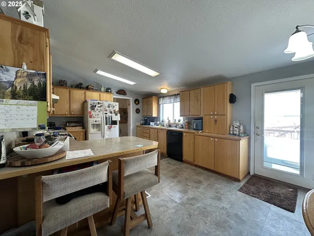 $380,000 | 27028 Adam Road, Canyon City, OR 97820