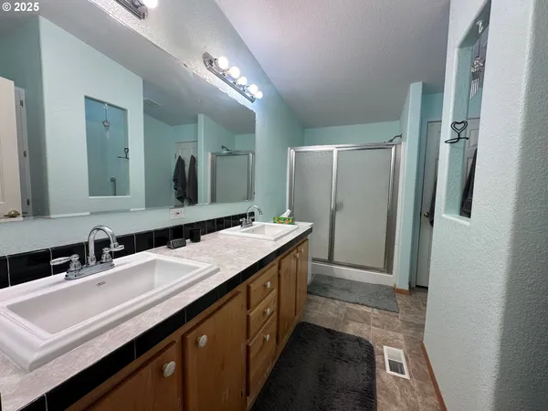 $380,000 | 27028 Adam Road, Canyon City, OR 97820