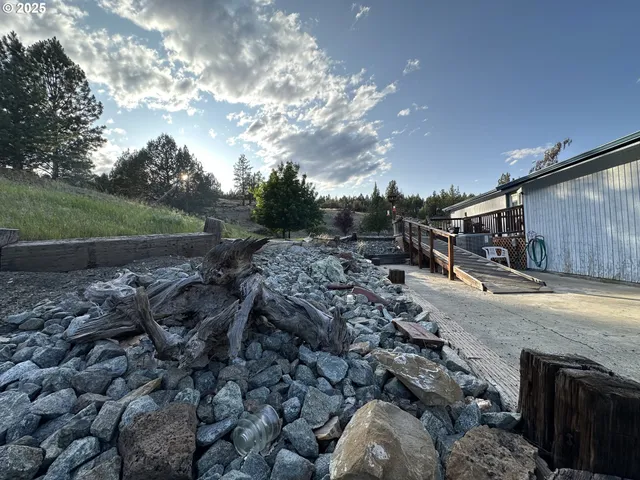 $380,000 | 27028 Adam Road, Canyon City, OR 97820