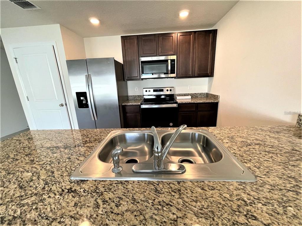 550 Calico Scallop Street Ruskin, FL 33570 - Photo 6 of 36