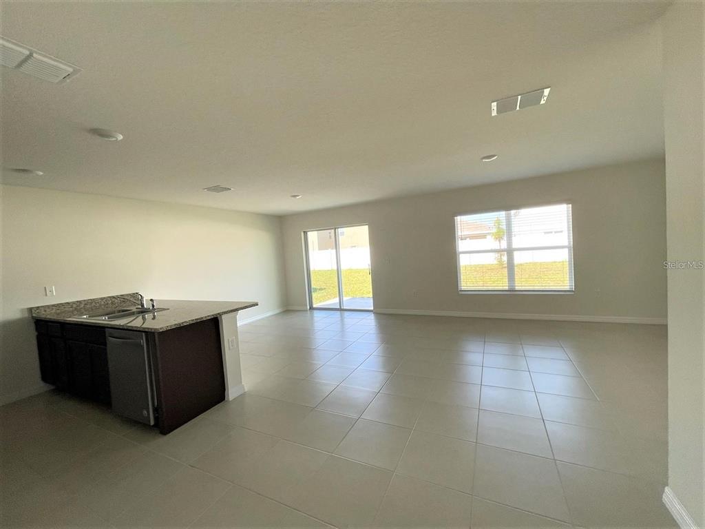 550 Calico Scallop Street Ruskin, FL 33570 - Photo 8 of 36