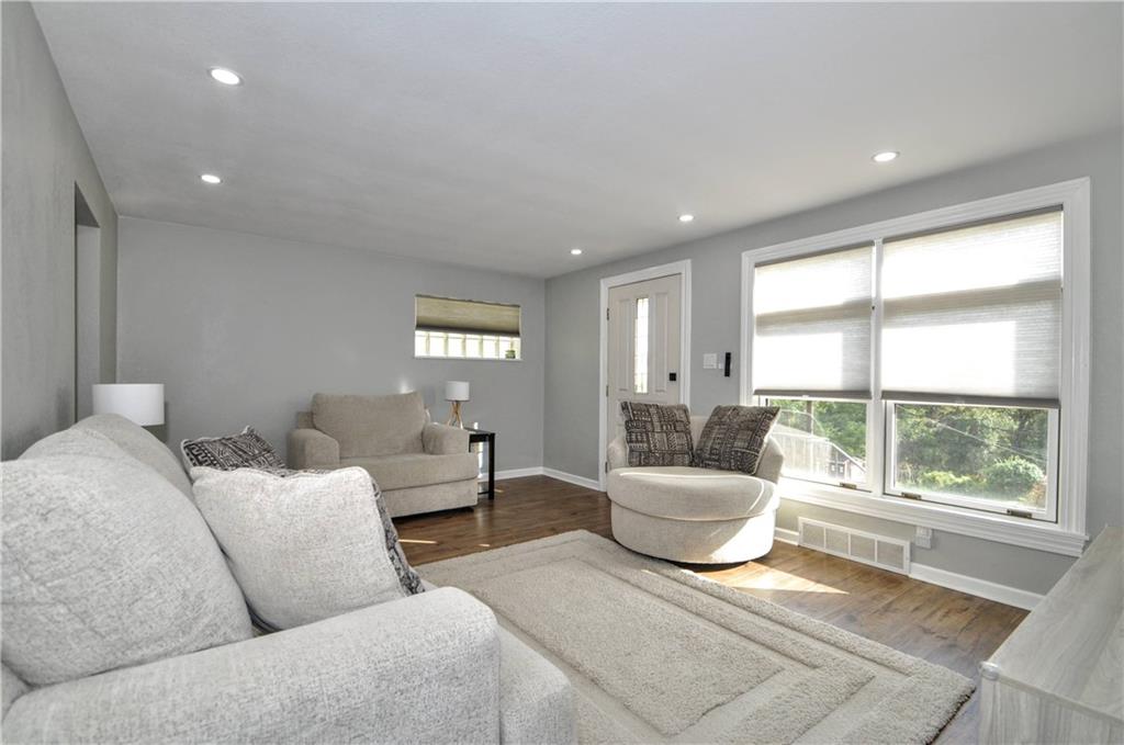 245 Revo Road Pittsburgh, PA 15236 - Photo 10 of 33 Gallery Image 10