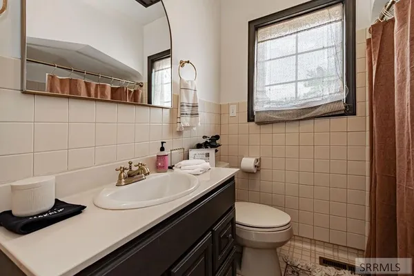 $525,000 | 2095 S Boulevard, Idaho Falls, ID 83404