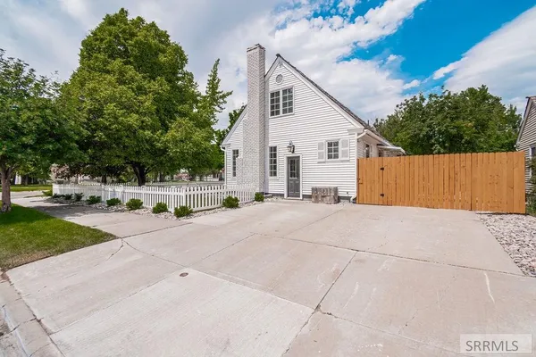 $525,000 | 2095 S Boulevard, Idaho Falls, ID 83404