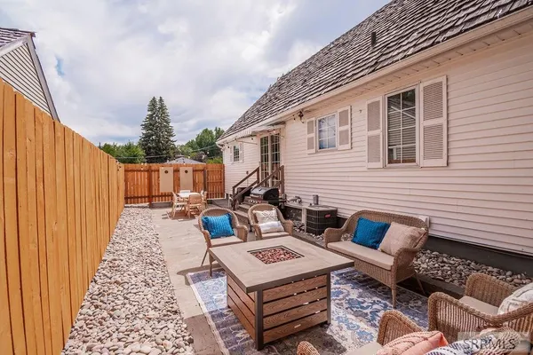 $525,000 | 2095 S Boulevard, Idaho Falls, ID 83404
