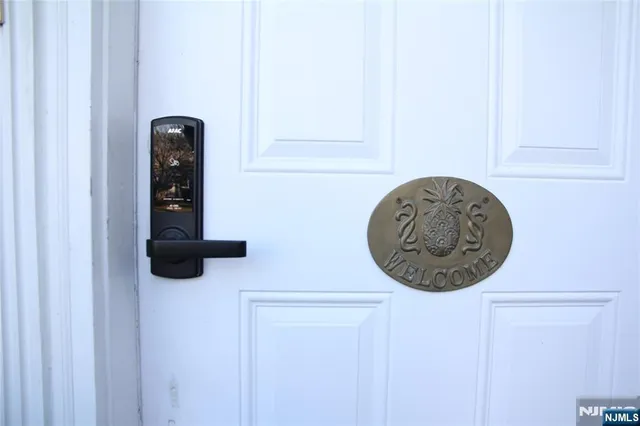 $4,800 | 284 Hickory Avenue, Tenafly, NJ 07670