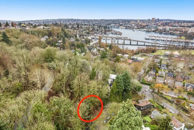 $549,950 | 2211 16th Avenue East, Seattle, WA 98112