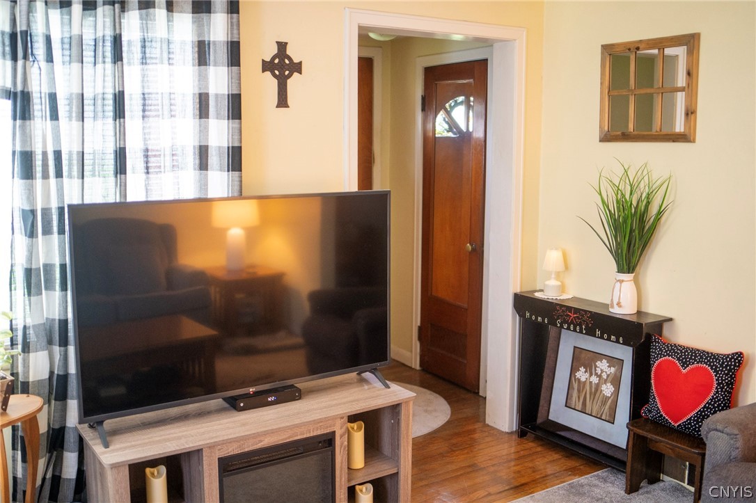 121 Riverside Drive Utica, NY 13502 - Photo 4 of 11