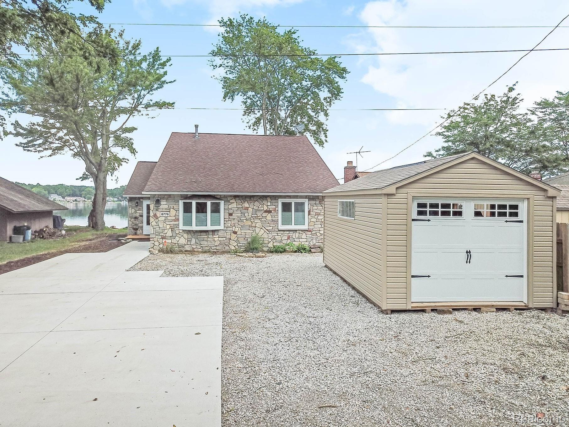 8776 Riverside Drive Brighton, MI 48116 - Photo 33 of 38 DJI_0001-.jpg
