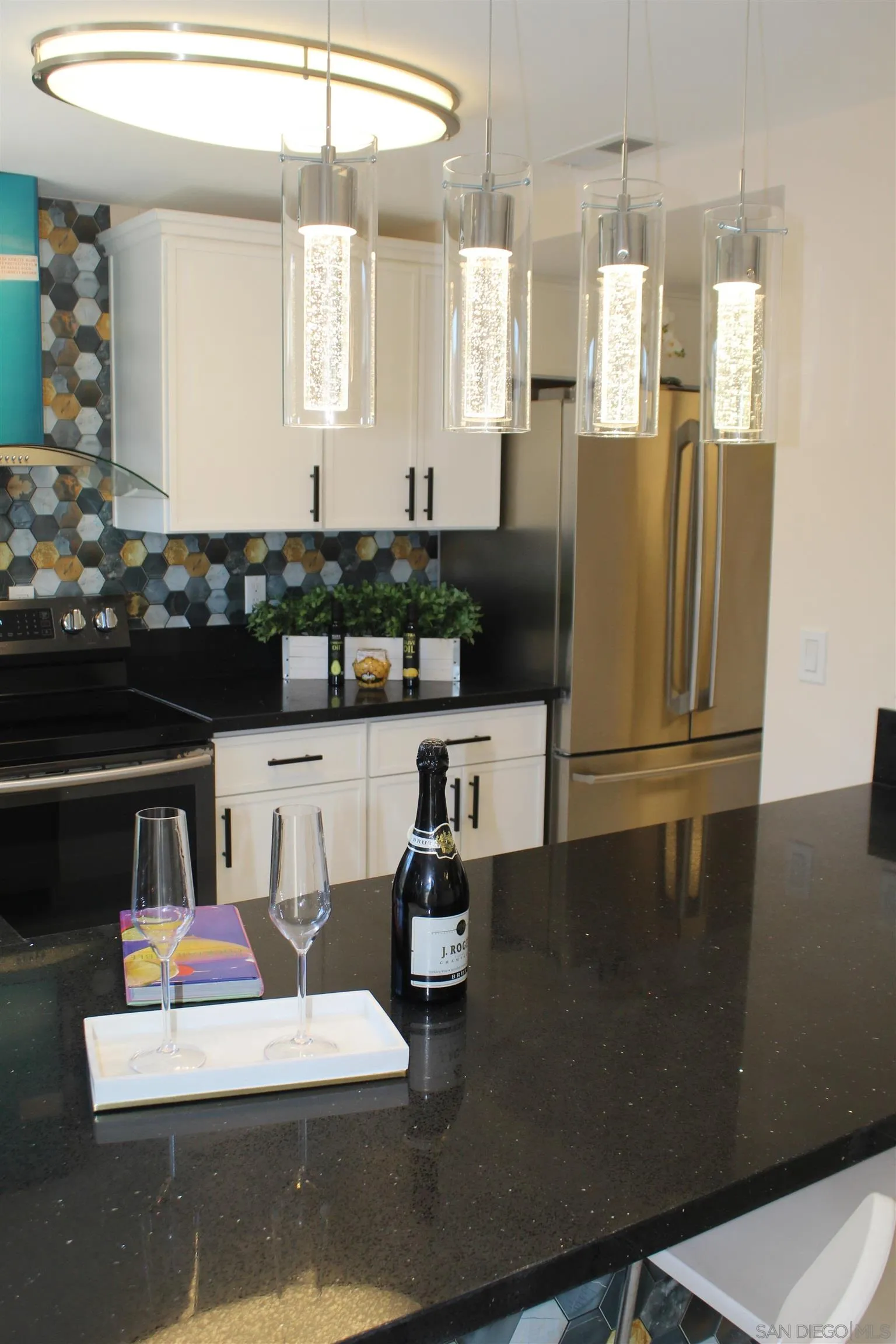 11935 Royal Road, Unit B El Cajon, CA 92021 - Photo 2 of 29 Gallery Image 2