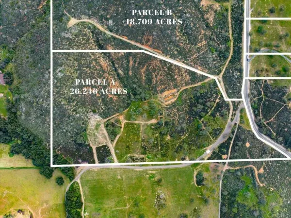 a view of a tennis court