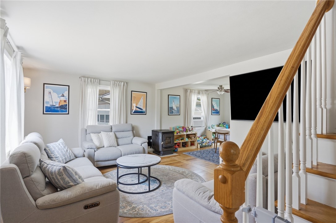 25 King Road Middletown, RI 02842 - Photo 7 of 44