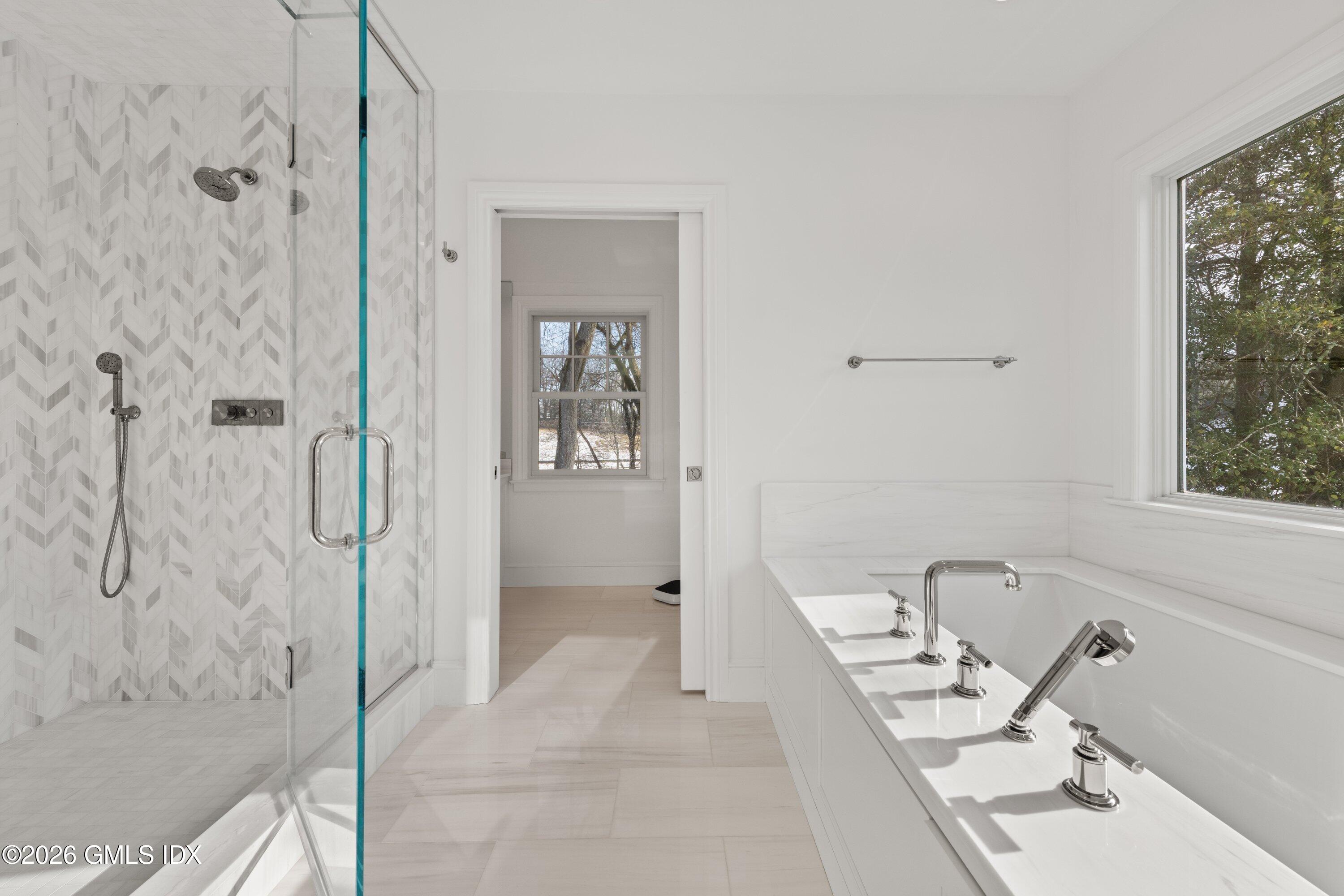 530 Round Hill Road Greenwich, CT 06831 - Photo 27 of 63 8.31 Primary Bathroom