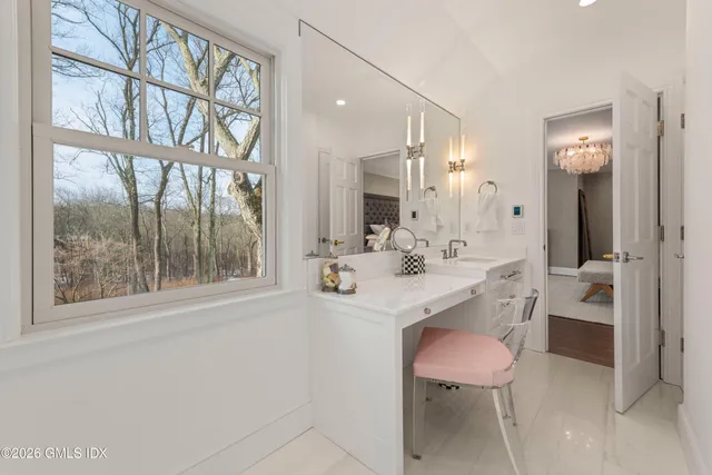 $7,495,000 | 530 Round Hill Road, Greenwich, CT 06831