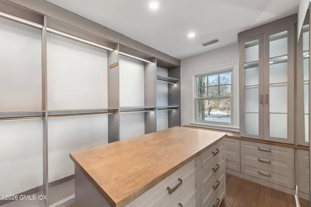 $7,495,000 | 530 Round Hill Road, Greenwich, CT 06831