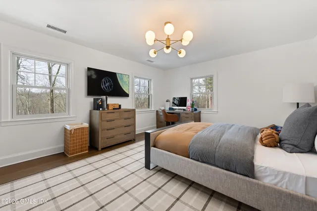 $7,495,000 | 530 Round Hill Road, Greenwich, CT 06831