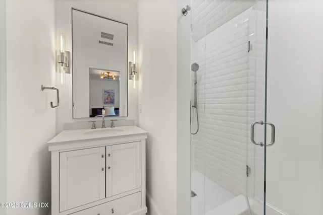 $7,495,000 | 530 Round Hill Road, Greenwich, CT 06831