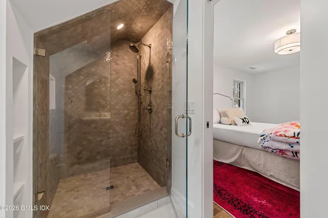 $7,495,000 | 530 Round Hill Road, Greenwich, CT 06831