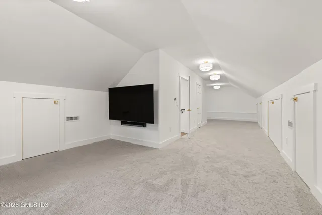 $7,495,000 | 530 Round Hill Road, Greenwich, CT 06831