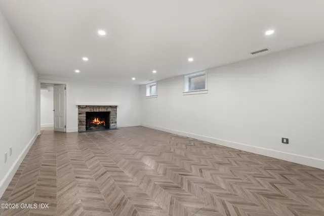 $7,495,000 | 530 Round Hill Road, Greenwich, CT 06831