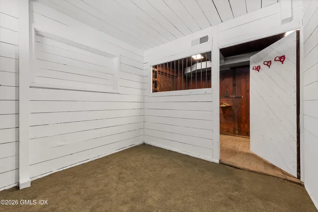 $7,495,000 | 530 Round Hill Road, Greenwich, CT 06831