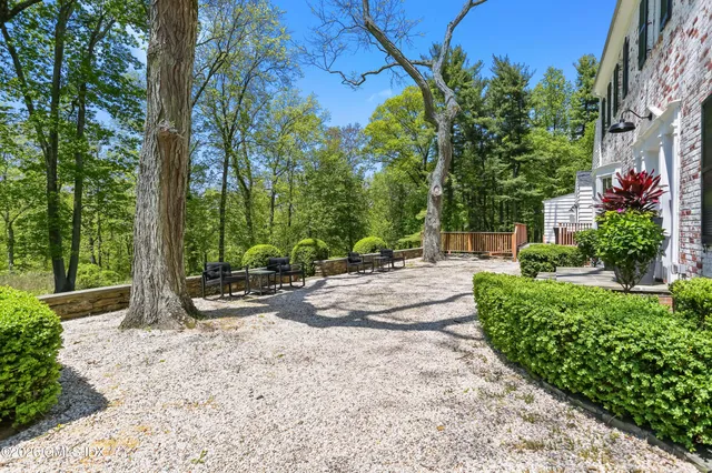 $7,495,000 | 530 Round Hill Road, Greenwich, CT 06831
