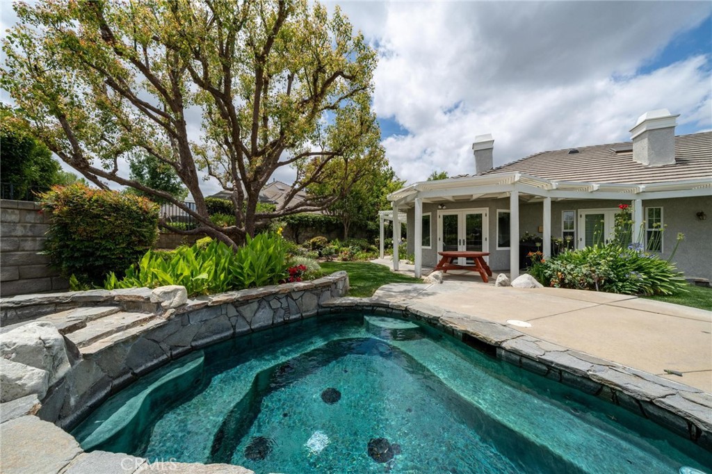 26072 Charing Cross Road Valencia, CA 91355 - Photo 21 of 105
