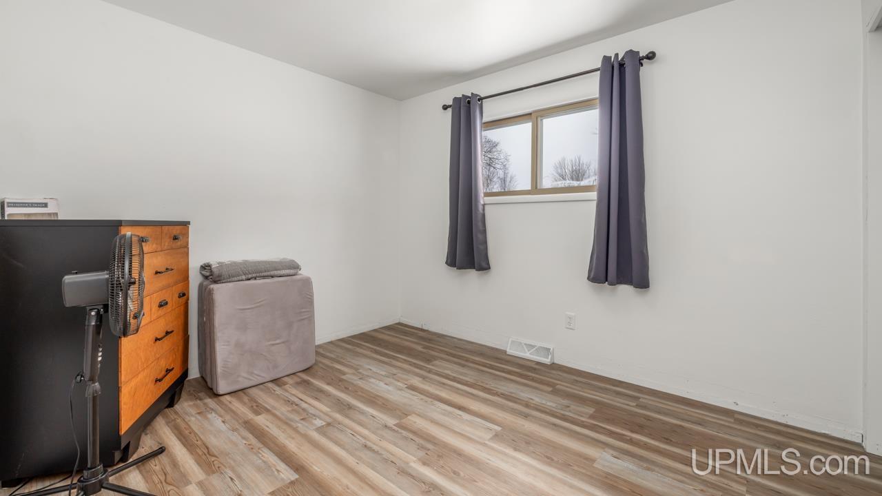 1108 Garfield Street Niagara, WI 54151 - Photo 14 of 26