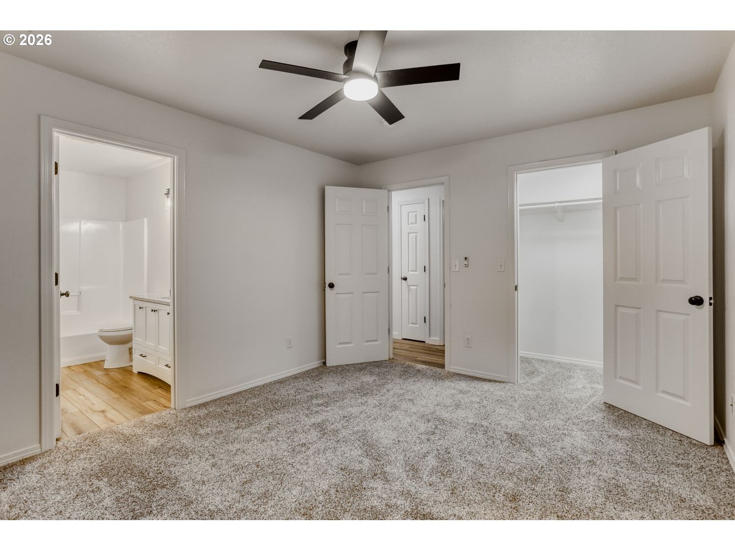7642 Southwest 205th Terrace Beaverton, OR 97007 - Photo 18 of 28 a view of an empty room and a bathroom