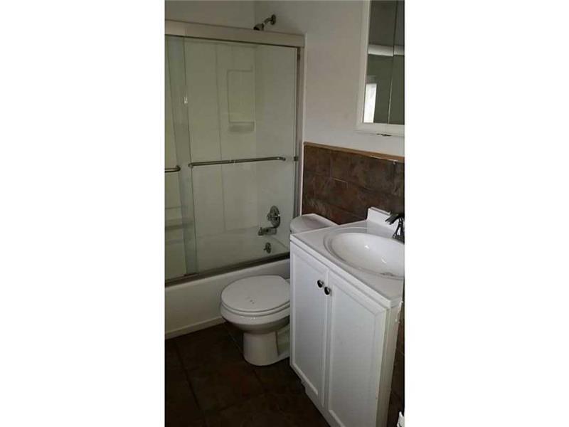 9 Highbury Road Cheswick, PA 15024 - Photo 13 of 19 Full Bath.