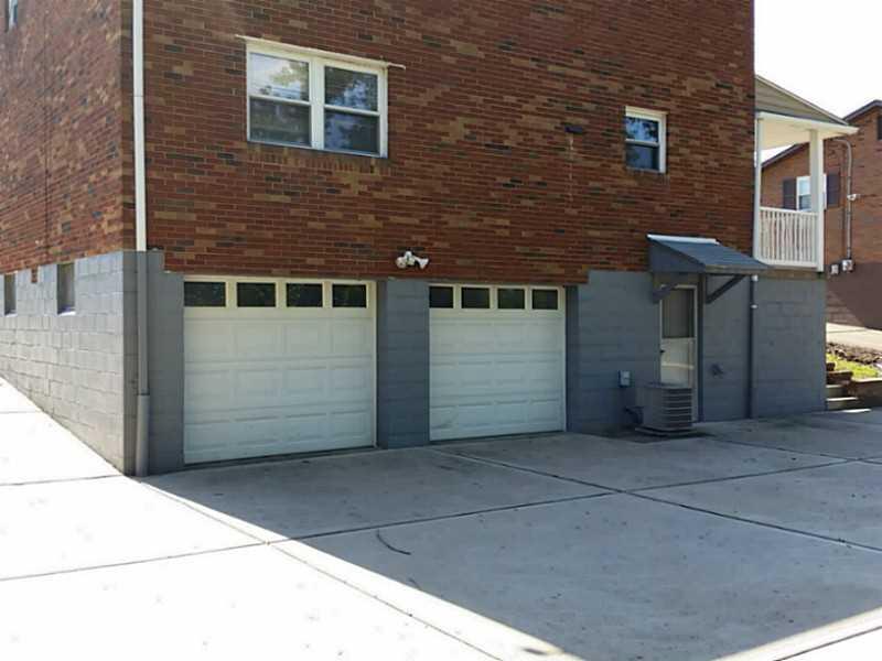 9 Highbury Road Cheswick, PA 15024 - Photo 17 of 19 Exterior Back. All brick exterior