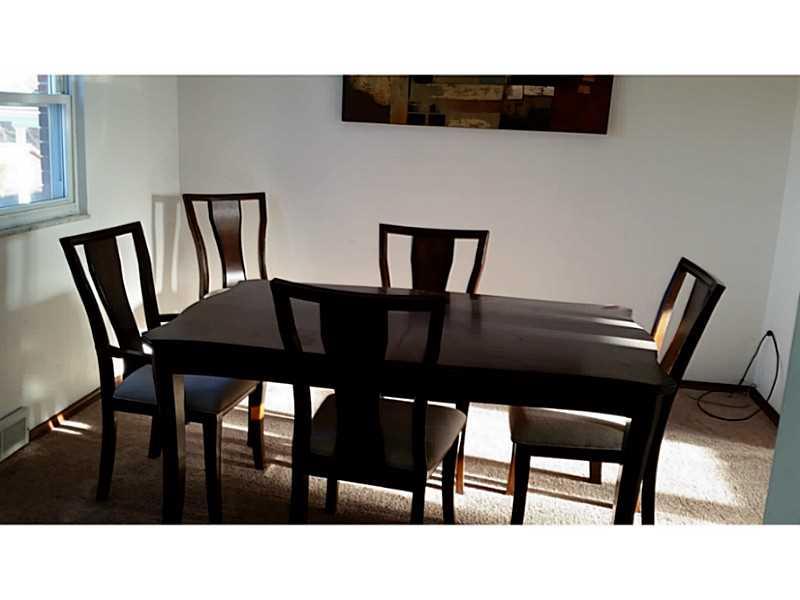 9 Highbury Road Cheswick, PA 15024 - Photo 7 of 19 Dining Room.