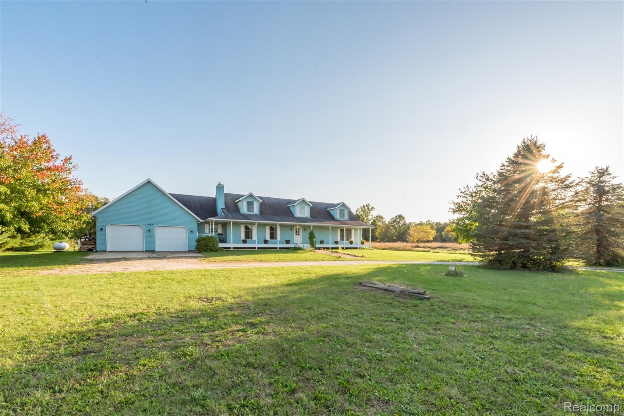 11093 Roberts Road Stockbridge, MI 49285 - Photo 1 of 41 DSC_8275.jpg