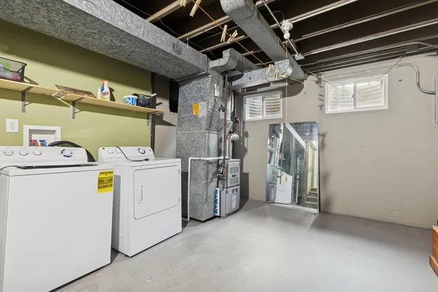 $400,000 | 241 Diamond Head Drive, Des Plaines, IL 60018