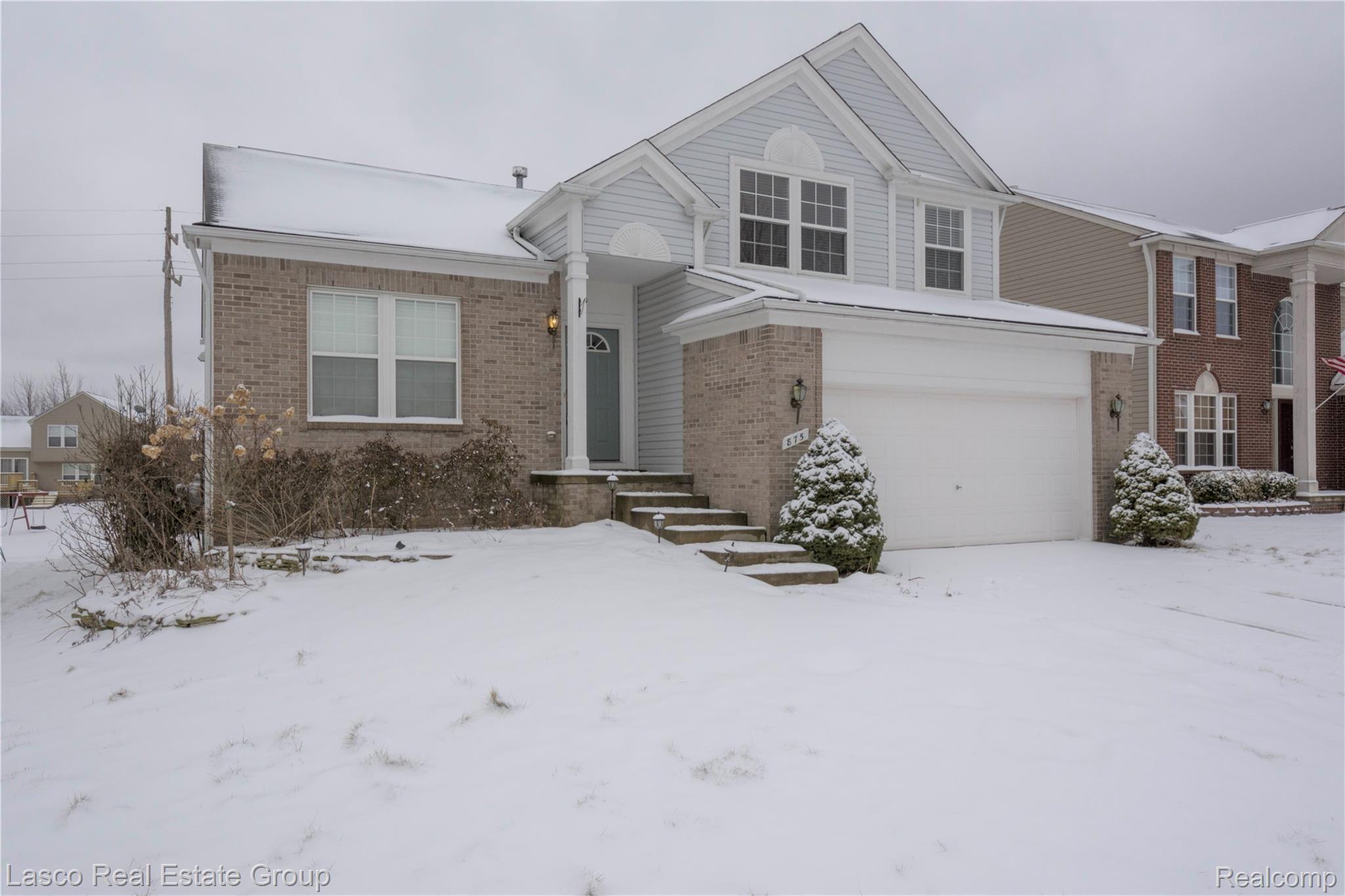 875 Deer Run Lake Road Holly, MI 48442 - Photo 2 of 24 DSC_21861.jpg