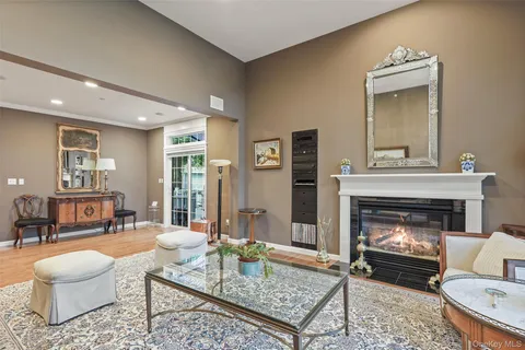 $1,295,000 | 2 Heirloom Court, Rye Brook, NY 10573