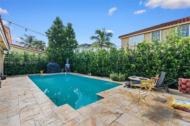 a outdoor view with a seating space