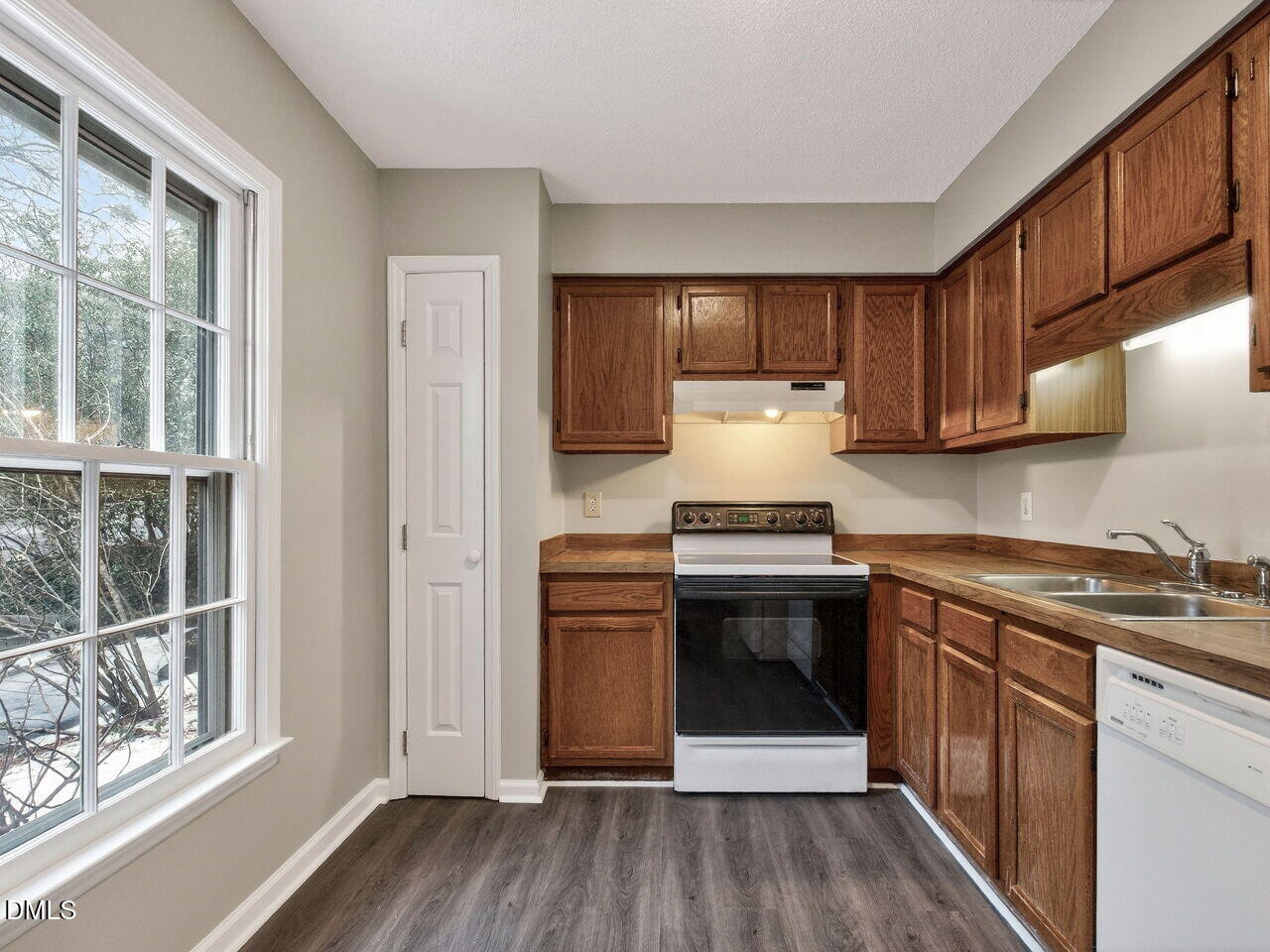 1313 Dylan Heath Court Raleigh, NC 27608 - Photo 12 of 23 013-1280x960-kitchen