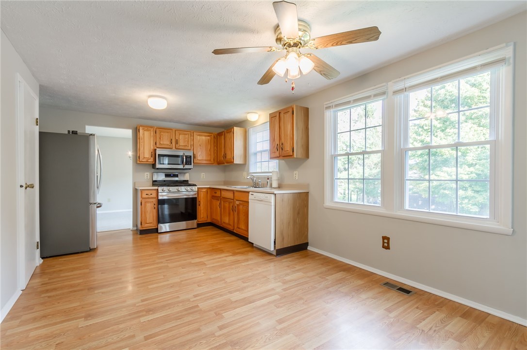 3261 Evergreen Circle Walworth, NY 14568 - Photo 3 of 27