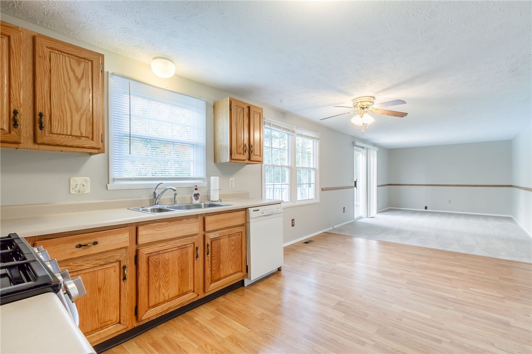 3261 Evergreen Circle Walworth, NY 14568 - Photo 5 of 27