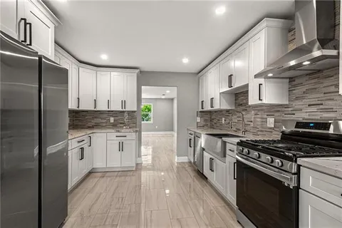 $589,900 | 917 Christana Place, Gretna, LA 70056