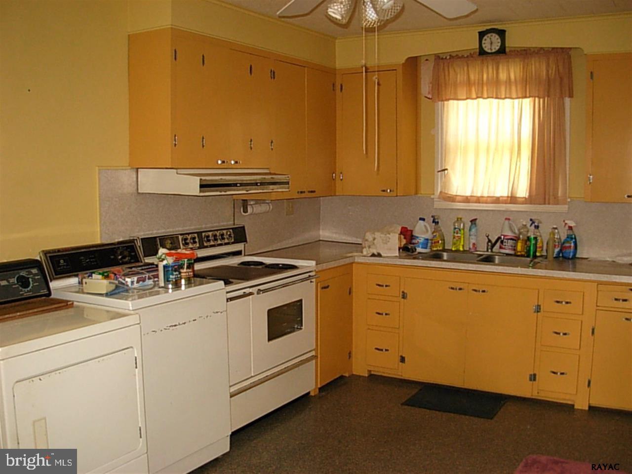 405 Springvale Road Red Lion, PA 17356 - Photo 8 of 15