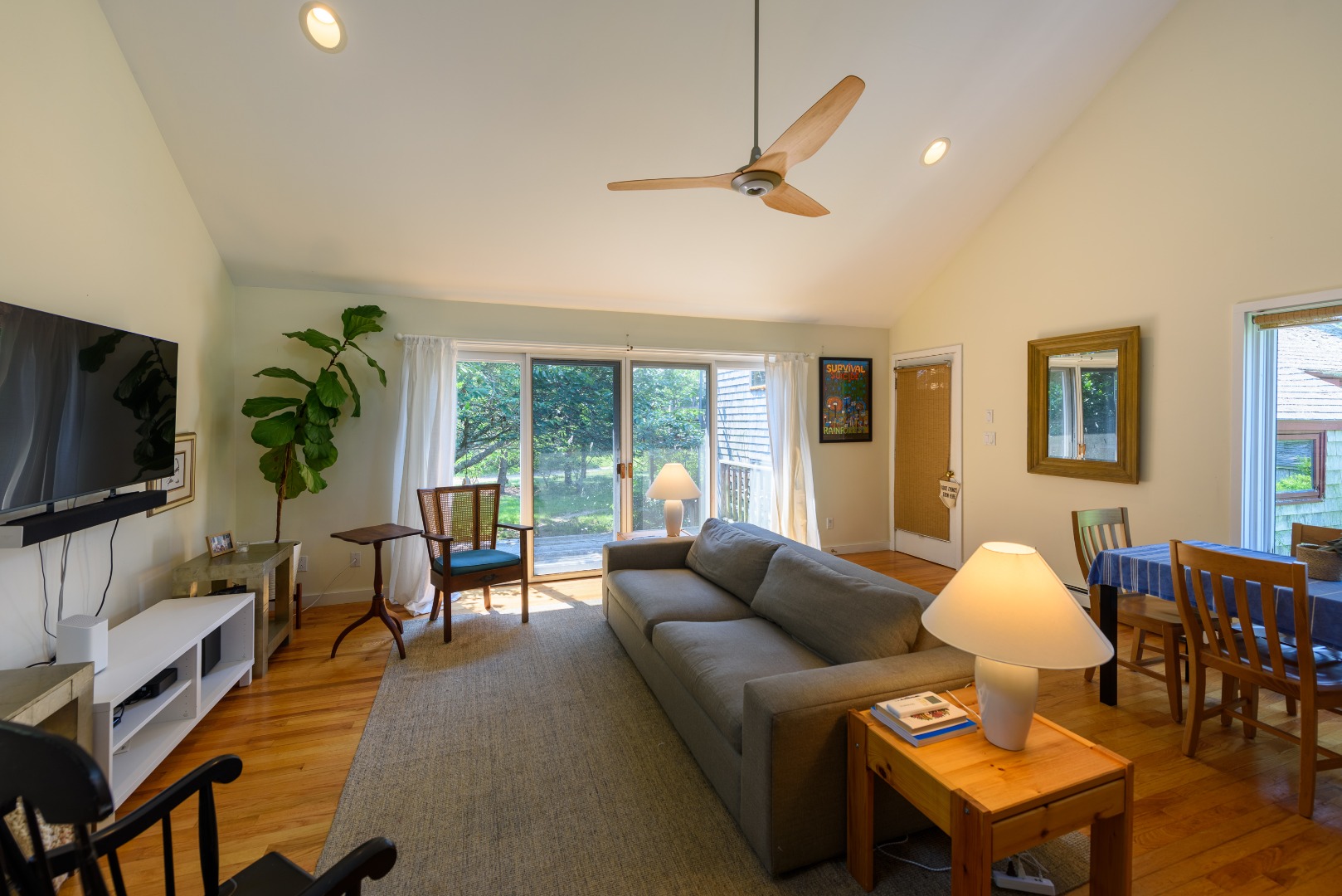 49 Runner Road West Tisbury, MA 02568 - Photo 6 of 20 http://d1qzqeyxiitrap.cloudfront.net/photos/38480/ed38e8ea.jpg