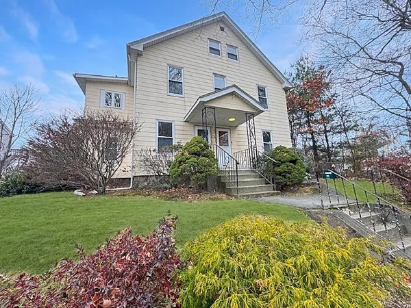 $3,000 | 80 Delmont Avenue, Unit 2, Worcester, MA 01604