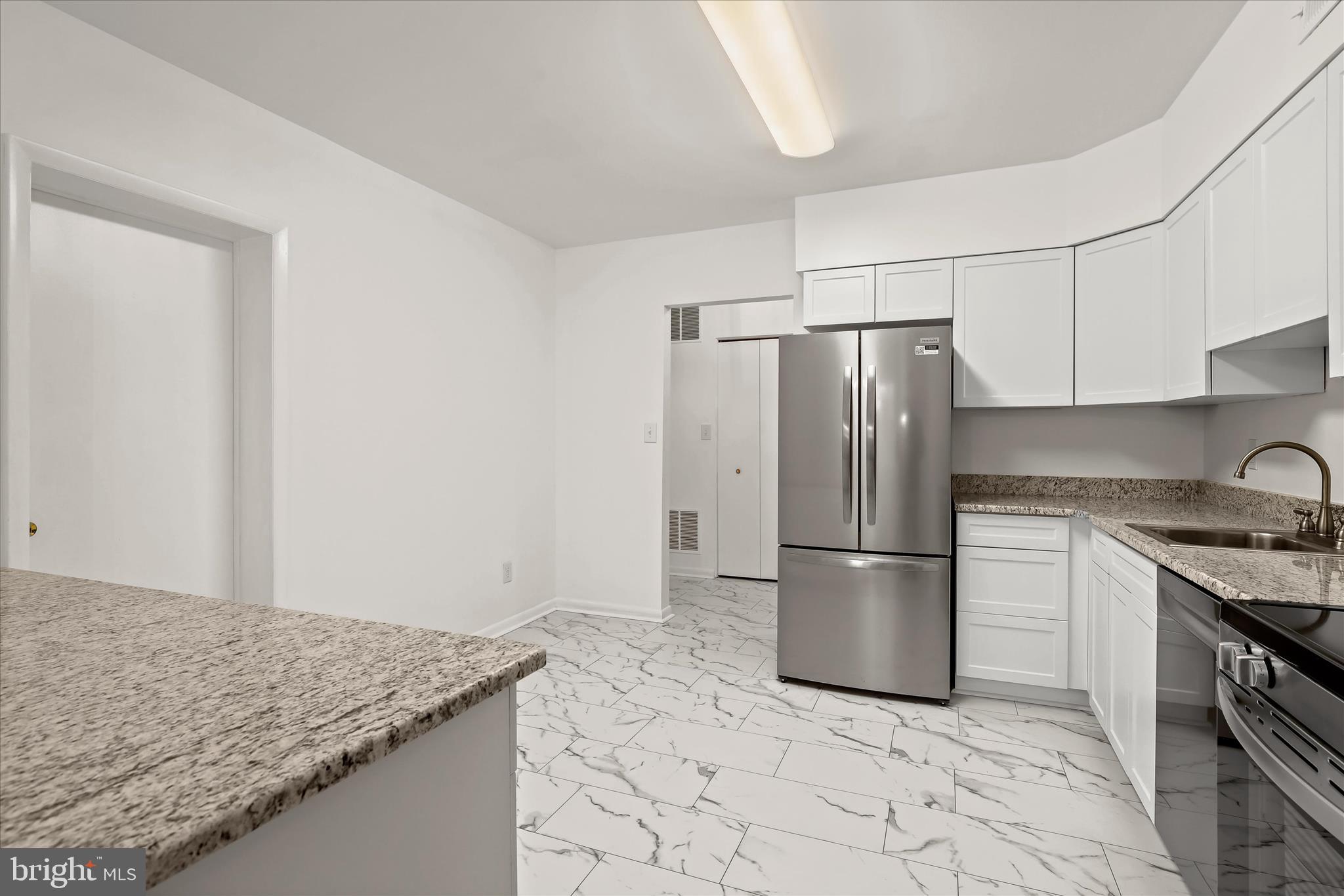 102 Castletown Road, Unit 201 Lutherville-Timonium, MD 21093 - Photo 12 of 33 Updated kitchen