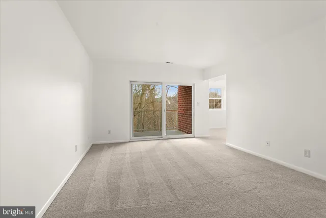 $280,000 | 102 Castletown Road, Unit 201, Lutherville-Timonium, MD 21093