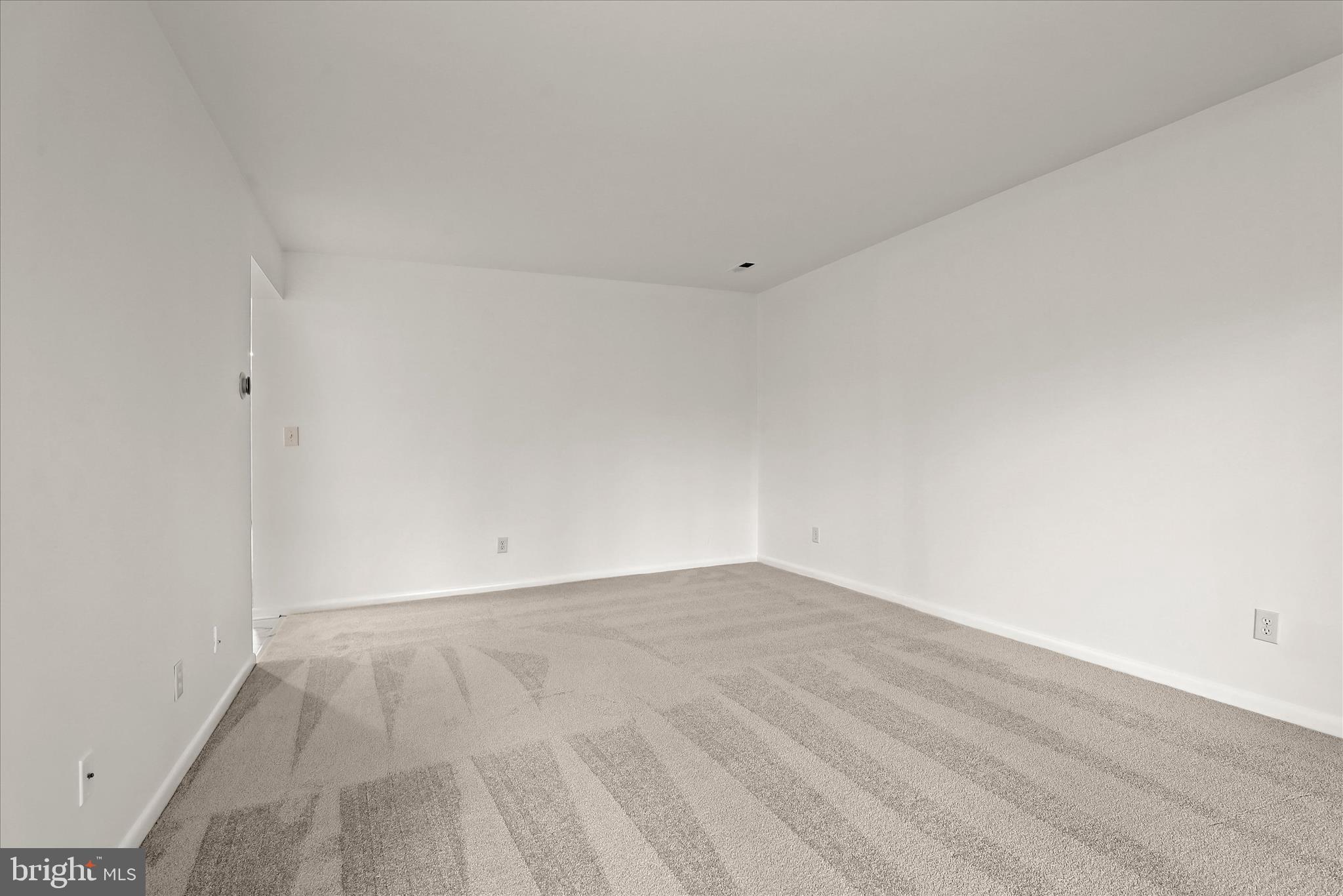 102 Castletown Road, Unit 201 Lutherville-Timonium, MD 21093 - Photo 18 of 33 Living room