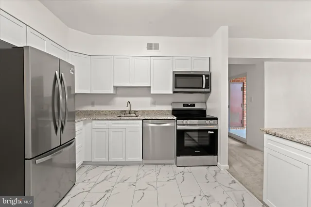 $280,000 | 102 Castletown Road, Unit 201, Lutherville-Timonium, MD 21093