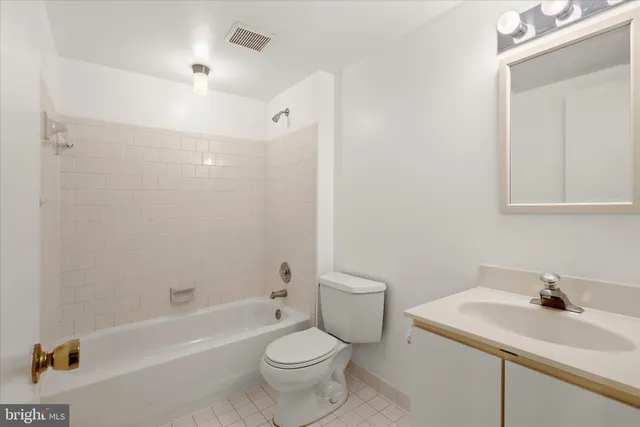 $280,000 | 102 Castletown Road, Unit 201, Lutherville-Timonium, MD 21093