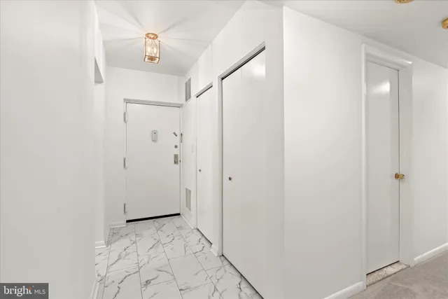 $280,000 | 102 Castletown Road, Unit 201, Lutherville-Timonium, MD 21093